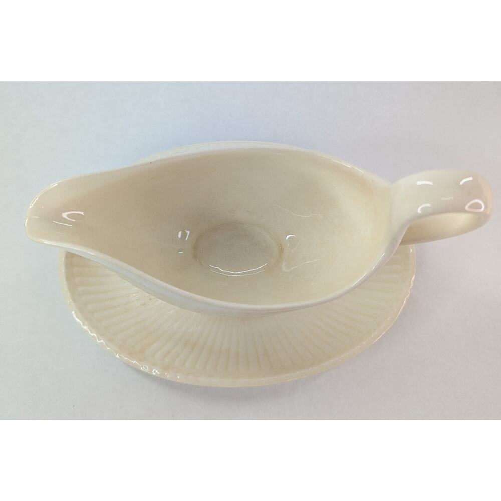 Vintage White Wedgwood EDME ENGLAND Head Ribbed Gravy Boat Underplate - Picture 10 of 10
